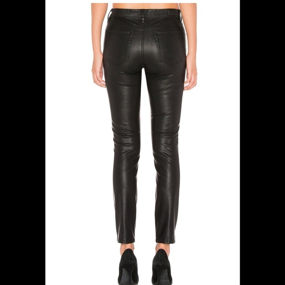 BLANK NYC | EUC Black Vegan Leather Skinny jeans - Picture 3 of 8